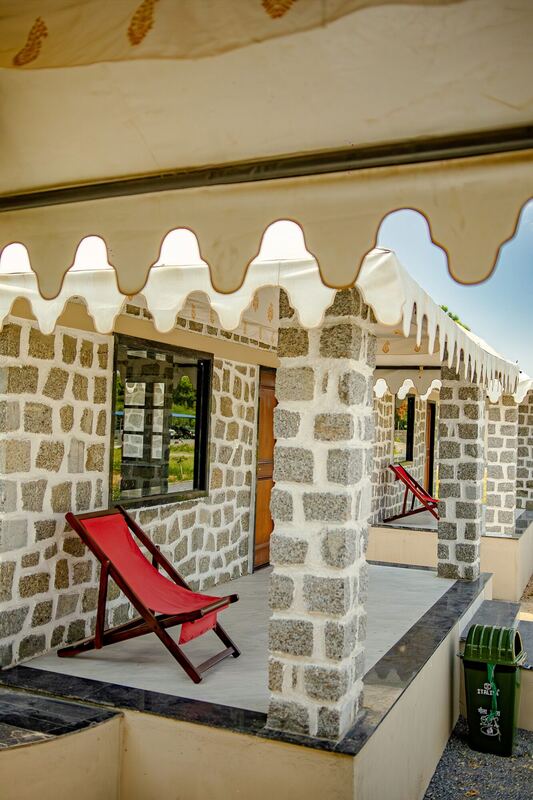A cottage verandah